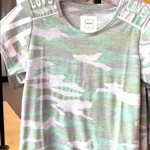 Short Sleeve Green Camo Top